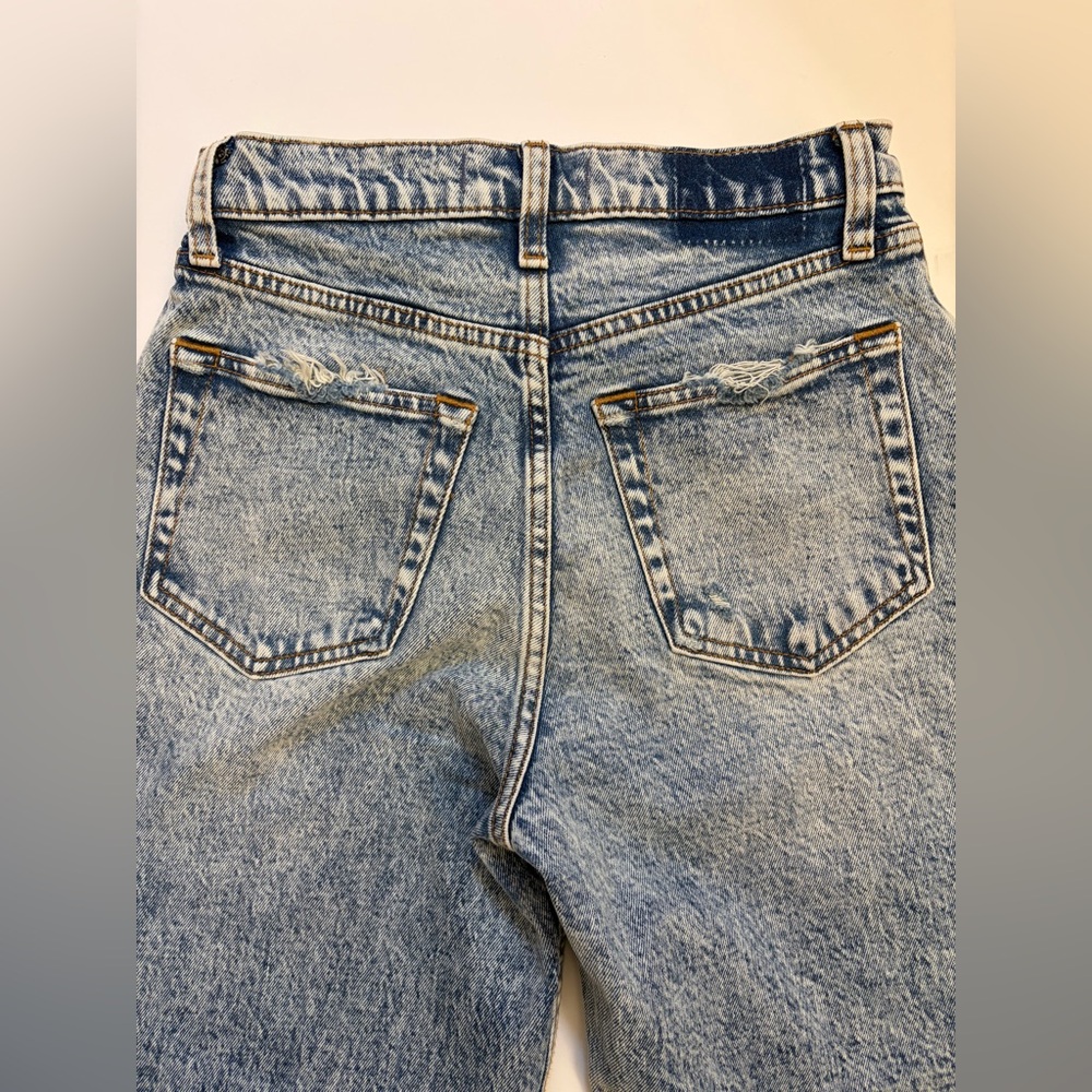 Abercrombie & Fitch Light Wash Straight Leg Jeans - Picture 8 of 10